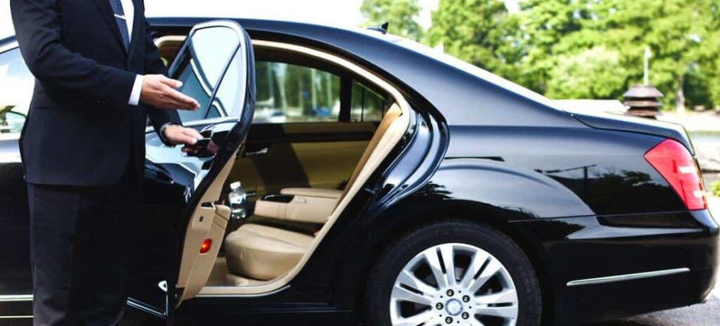 Аренда автомобиля в Барселоне — это удобное и выгодное решение для туристов, которые хотят насладиться свободой передвижения и посетить как можно больше интересных мест.